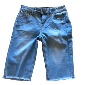 Jeans shorts . Burmuda jeans shorts. Denim shorts. Women’s Size small